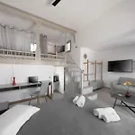 ホテル Nefeli 4*