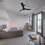 Nefeli Hotel 4*