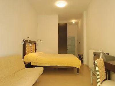 Nefeli سكيروس