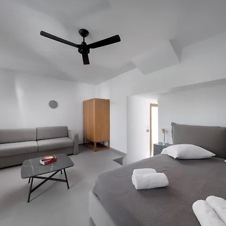 Nefeli Hotel