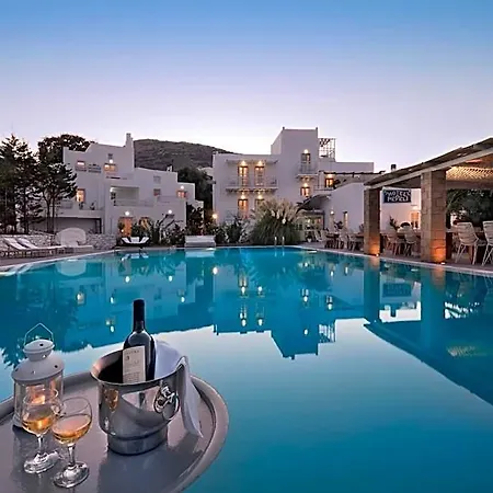 فندق Nefeli 4*