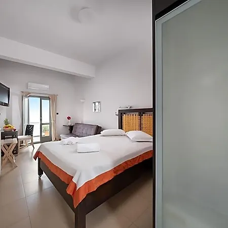 Nefeli 4*