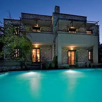 Nefeli سكيروس