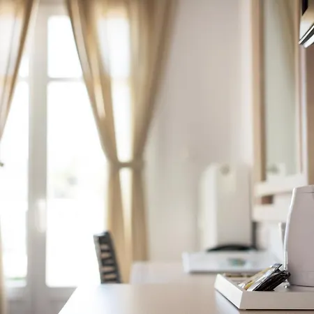 Nefeli فندق سكيروس