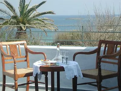 Nefeli سكيروس